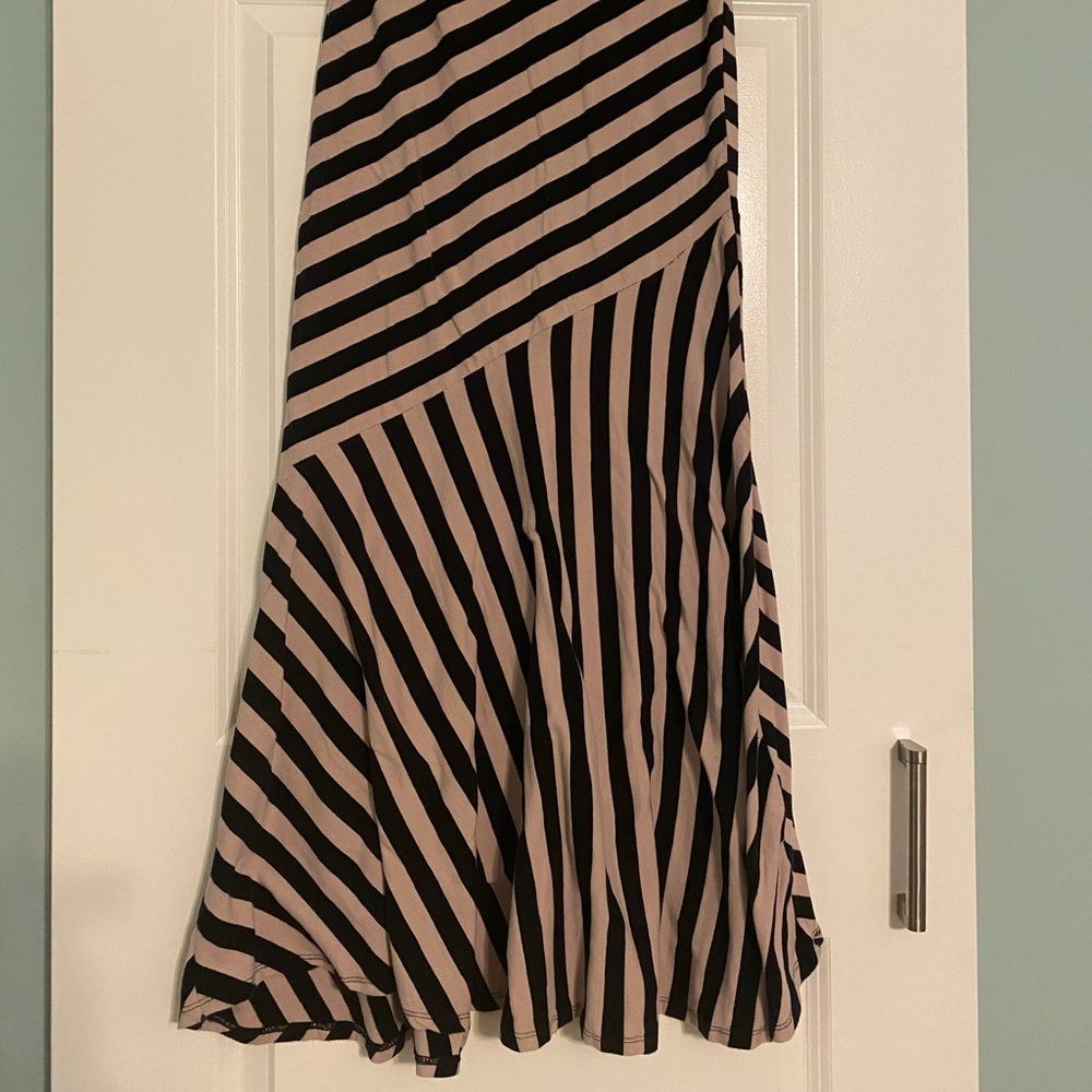 Long skirt - Picture 2 of 2